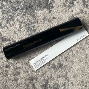 VICTORIA BECKHAM BY AUGUSTINUS BADER
Cell Rejuvenating Priming Moisturizer